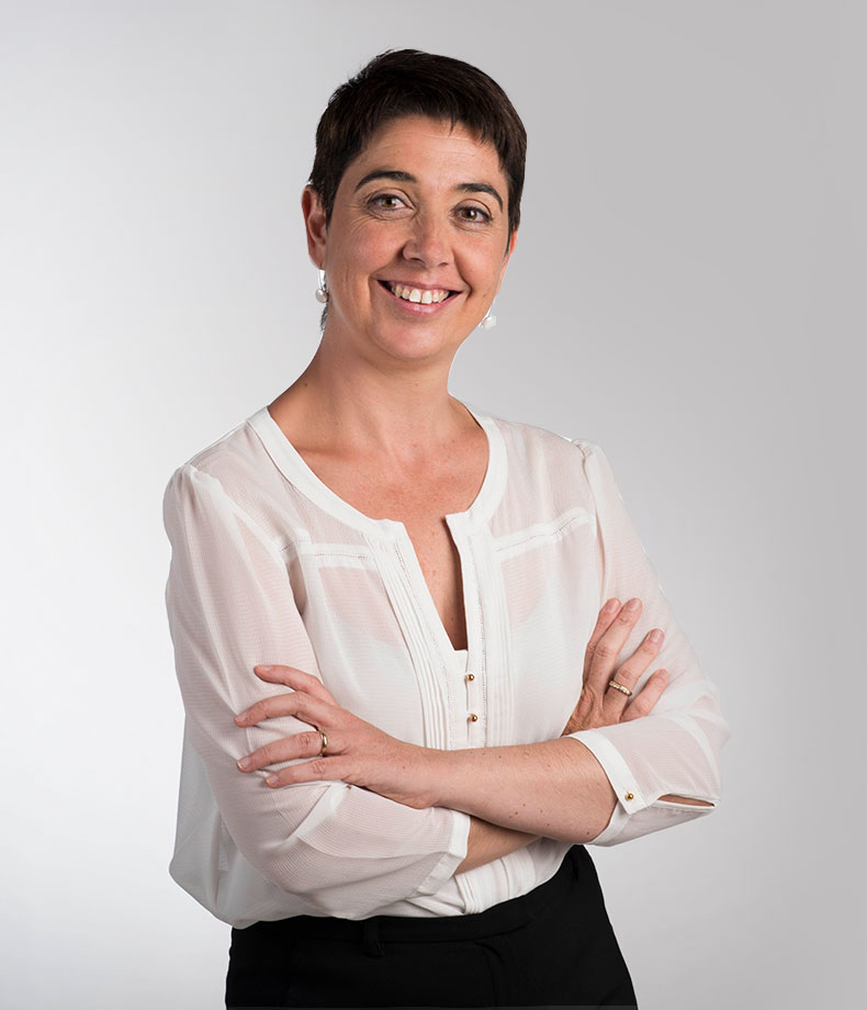 Elisabet Bach, Anàlisi economicofinancera online
